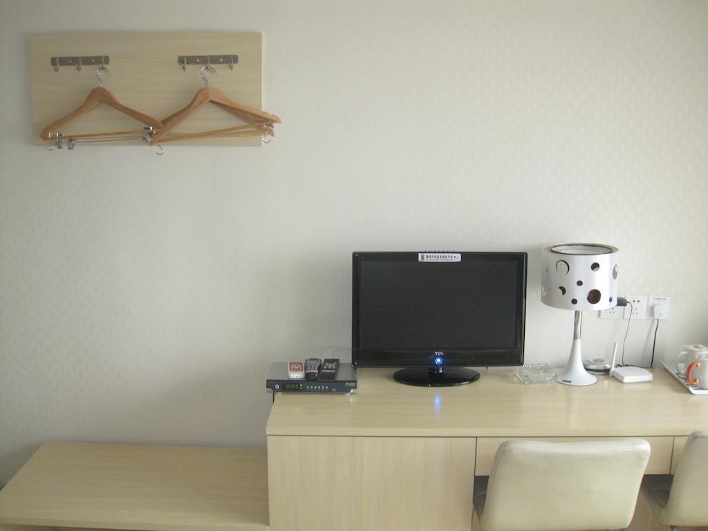 Super 8 Hotel Chengde Imperial Summer Resort Bagian luar foto