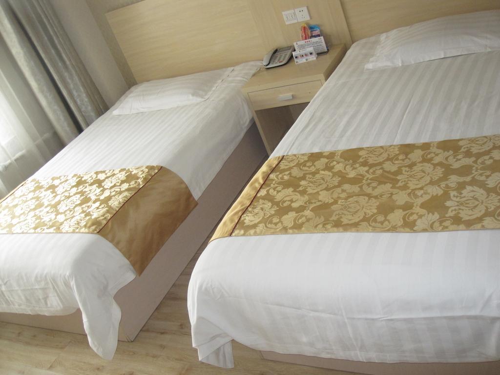 Super 8 Hotel Chengde Imperial Summer Resort Bagian luar foto